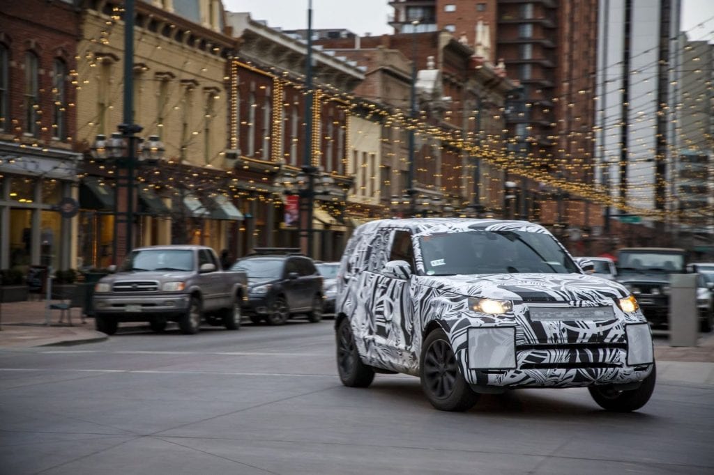 2016-land-rover-discovery-56