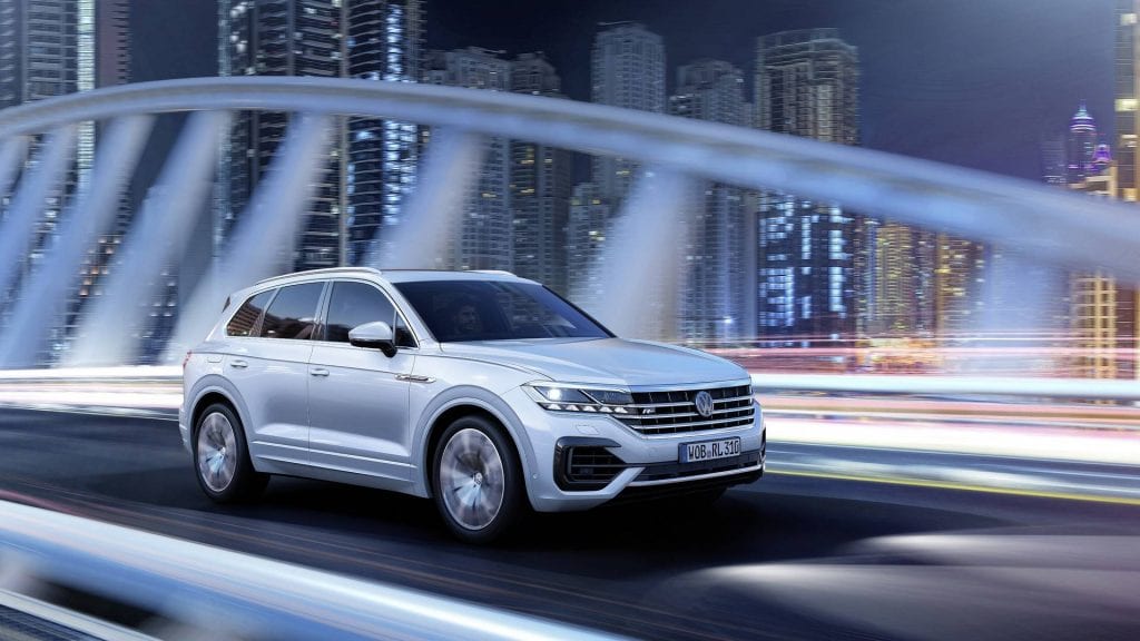2019-vw-touareg (1)