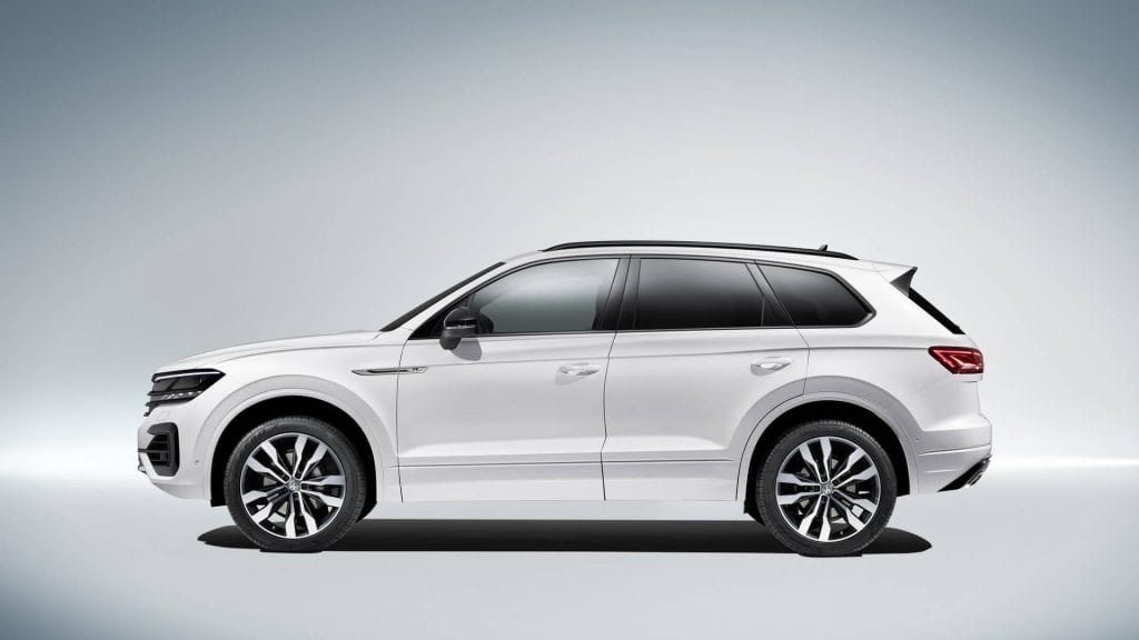 VOLKSWAGEN TOUAREGWhite R-Line