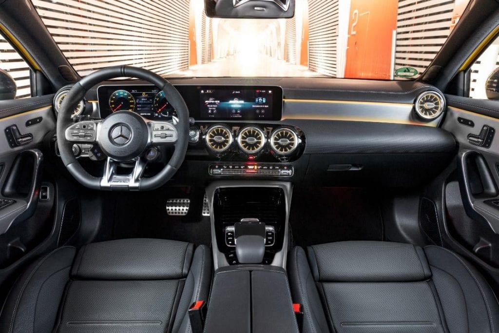 Mercedes-AMG A 35 4MATIC (10)