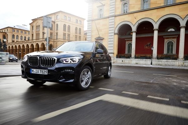 P90336017_lowRes_the-bmw-x3-xdrive30e