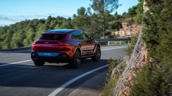 aston-martin-dbx (1)