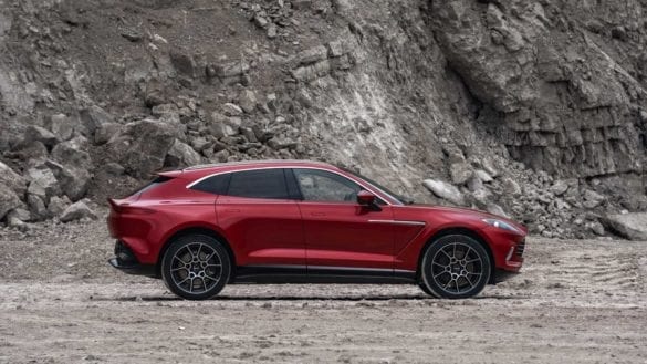 aston-martin-dbx (3)