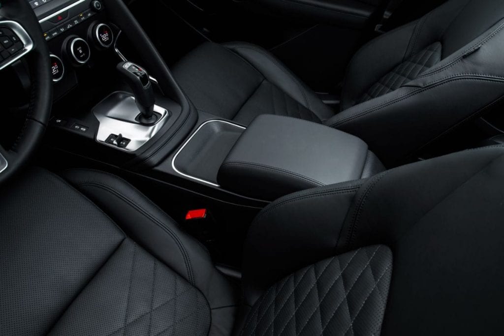 Test Jaguar E-Pace: Pisica din Corsica