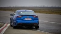 Test Kia Stinger: Vine stingerea!