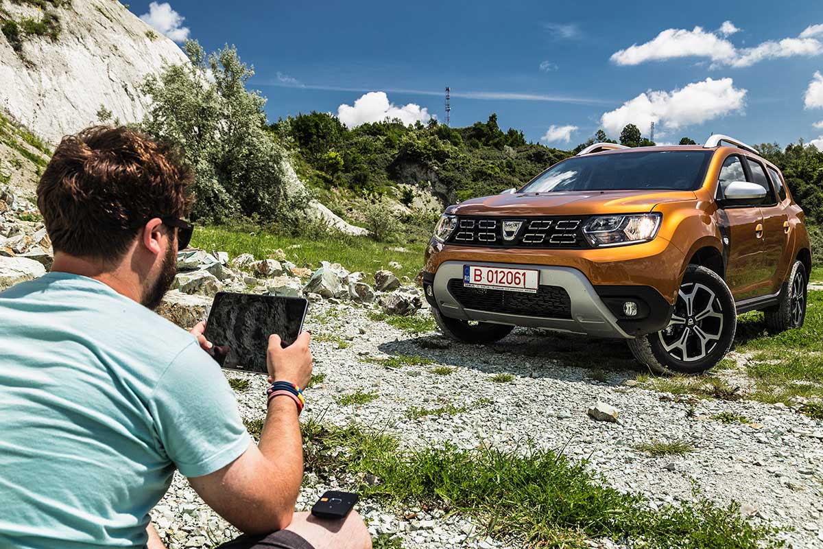 Test Dacia Duster connected by Orange: Funky 4G