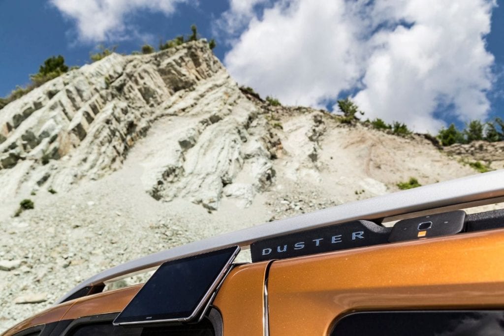 Test Dacia Duster connected by Orange: Funky 4G