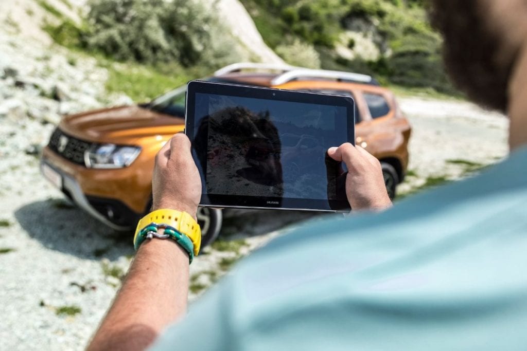 Test Dacia Duster connected by Orange: Funky 4G