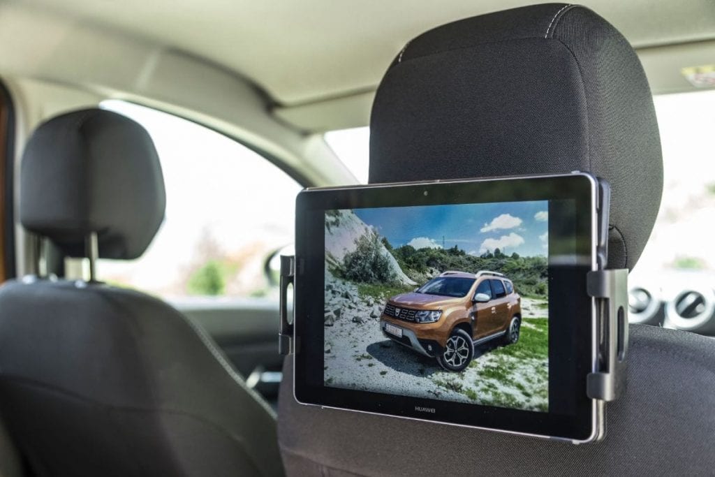 Test Dacia Duster connected by Orange: Funky 4G