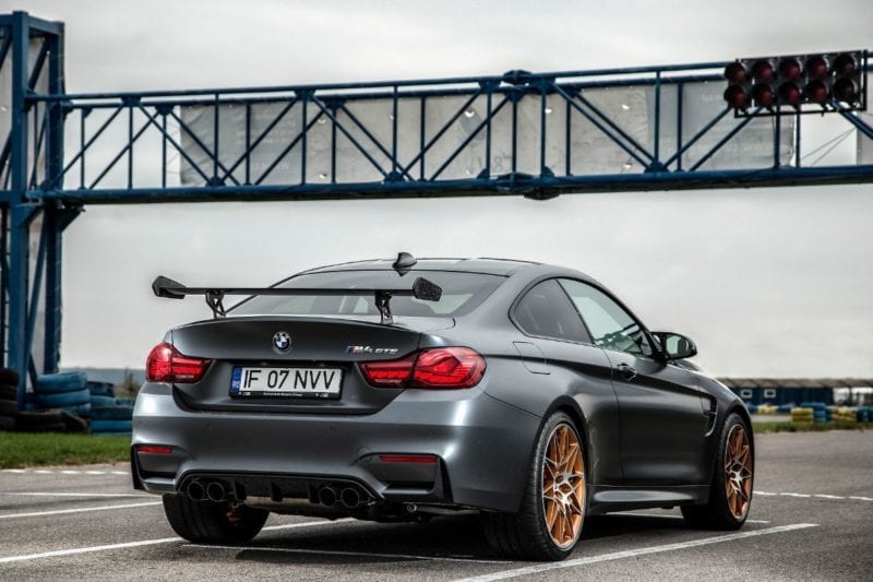 Test BMW M4 GTS: Spectacol cu casa închisă