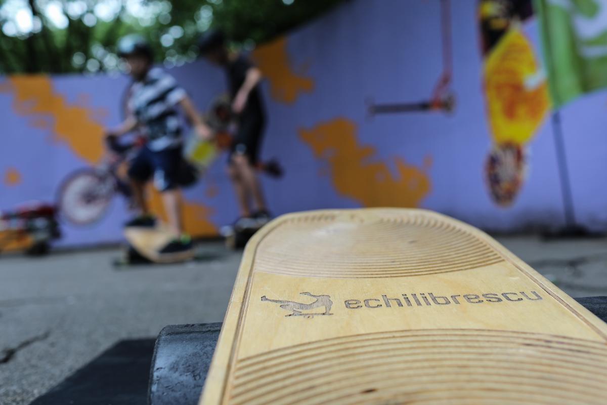 Echilibrescu, producător de plăci de echilibru și longboard-uri românești: Echilibru