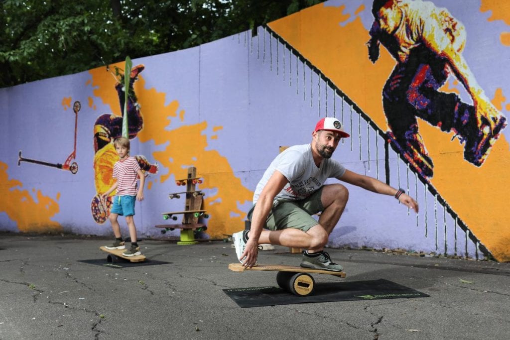 Echilibrescu, producător de plăci de echilibru și longboard-uri românești: Echilibru