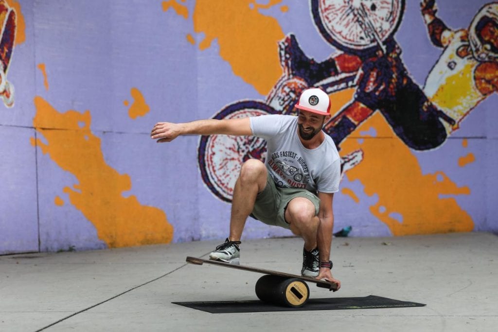 Echilibrescu, producător de plăci de echilibru și longboard-uri românești: Echilibru