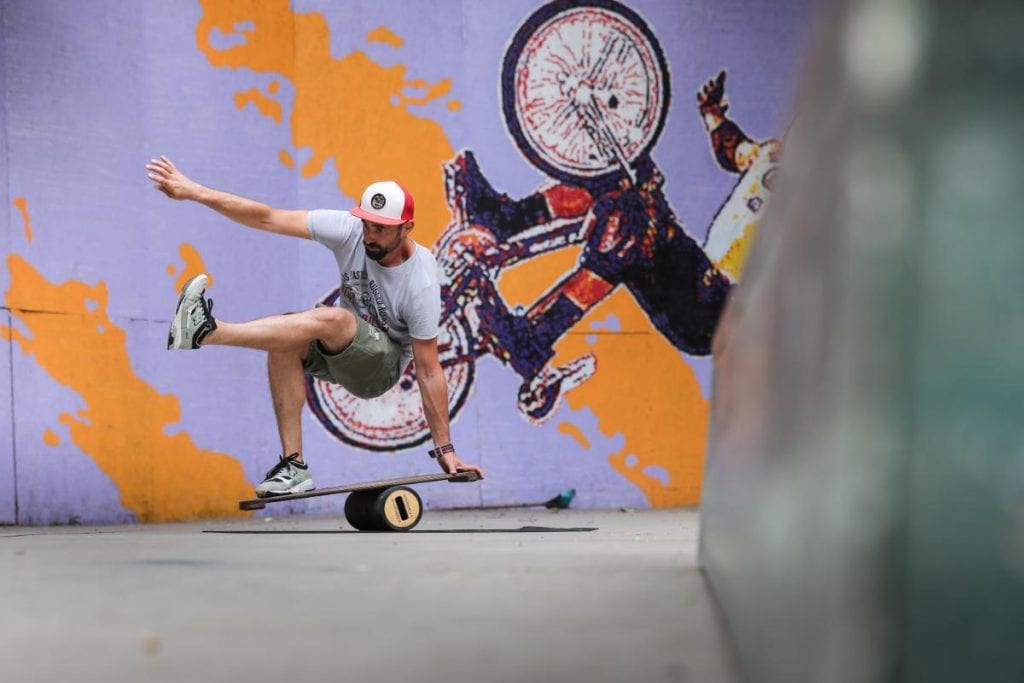 Echilibrescu, producător de plăci de echilibru și longboard-uri românești: Echilibru