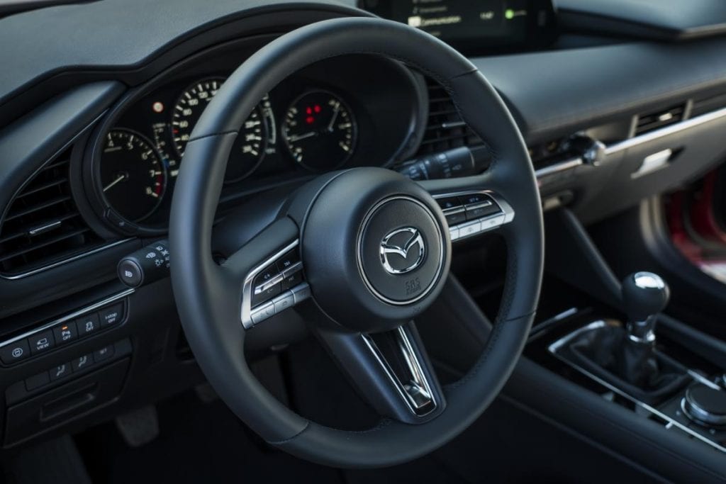 Test Mazda 3: Tăieturi precise