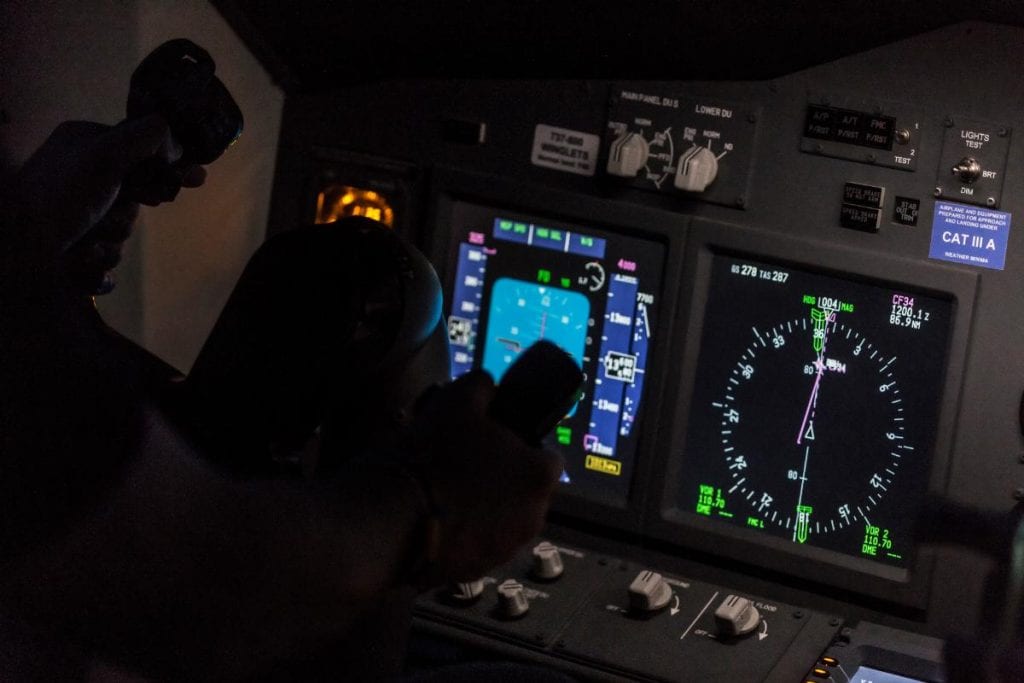Simulator Boeing 737: Stăpân pe manșă