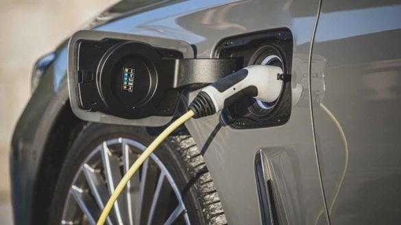 BMW 745e Plug-in Hybrid