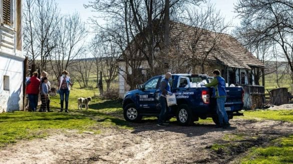 Caravană umanitată Ford