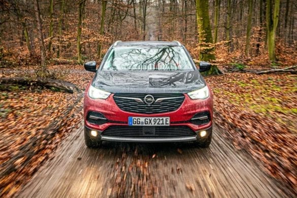 Test Opel Grandland X PHEV în revista 4x4Wheels