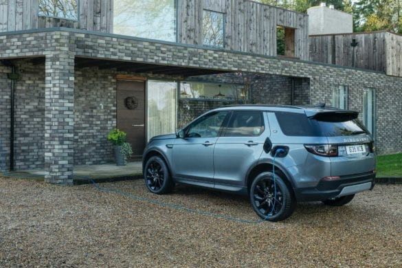 land-rover-discovery-sport-p300e-phev-2