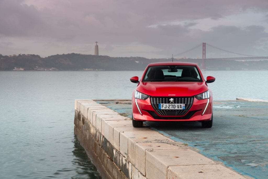 Peugeot-208