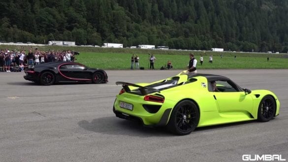 Bugatti Chiron vs Porsche 918 Spyder