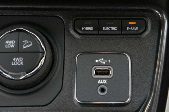 Jeep Compass 4XE hibrid plug-in