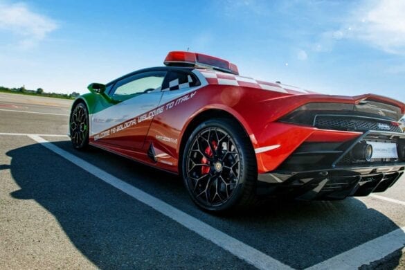 Lamborghini Huracan Evo pe aeroportul din Bologna 8