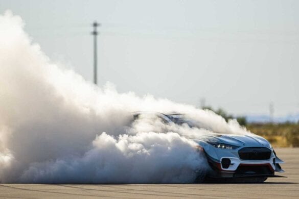 ford-mustang-mach-e-1400-lots-of-smoke Ford Mustang Mach E 1400