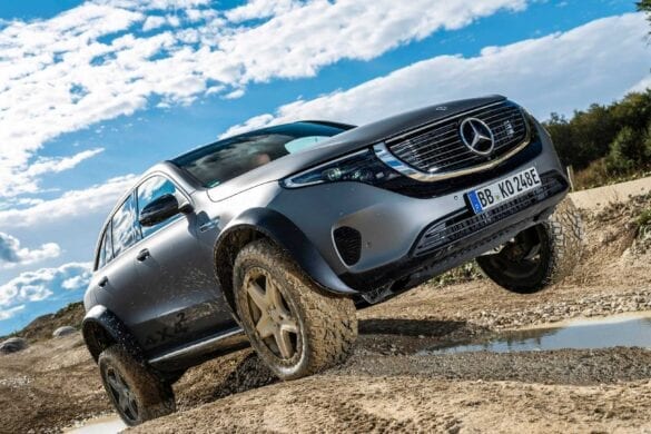 Prototip Mercedes-Benz EQC 4x4
