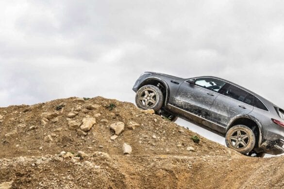 Prototip Mercedes-Benz EQC 4x4
