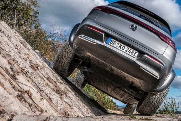 Prototip Mercedes-Benz EQC 4x4