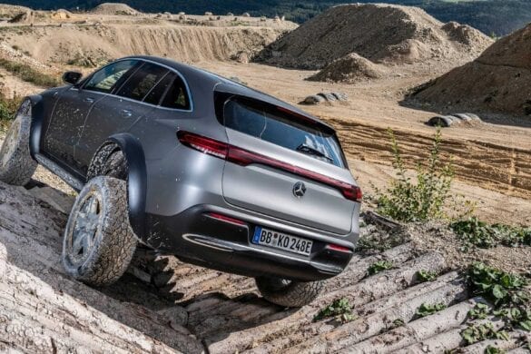 Prototip Mercedes-Benz EQC 4x4