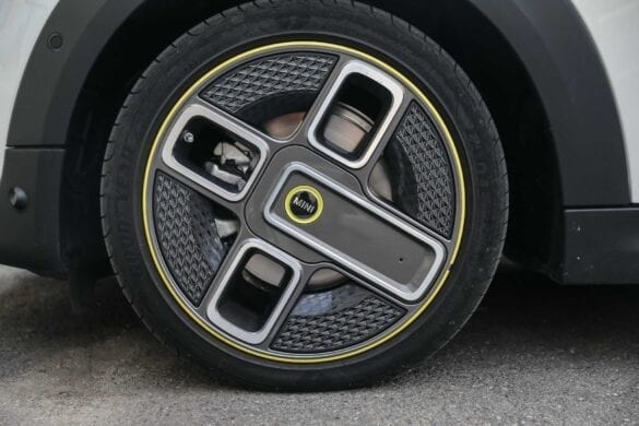 Test Mini Cooper SE electric EcoWheels 18 Test Mini Cooper SE electric EcoWheels 18