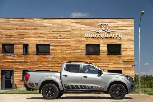 Nissan Navara la MerryBerry 1