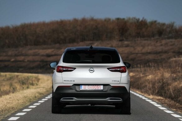 Test Opel Grandland X Hybrid4 19