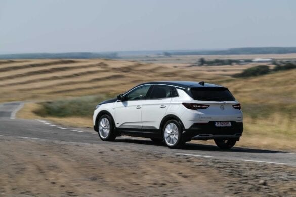 Test Opel Grandland X Hybrid4 22
