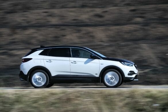 Test Opel Grandland X Hybrid4 7