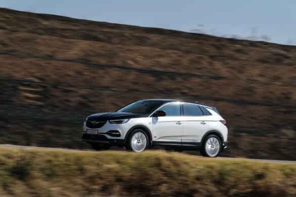 Test Opel Grandland X Hybrid4 8