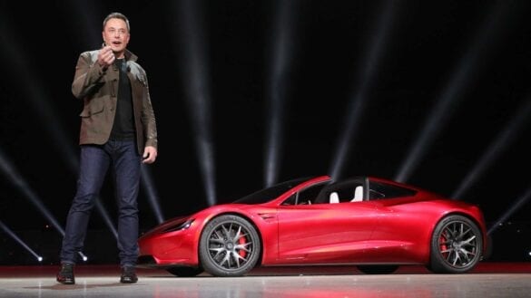 Elon Musk prezintă Tesla Roadster