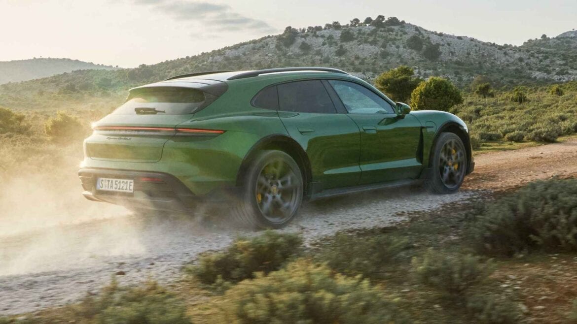 Porsche Taycan Cross Turismo 13