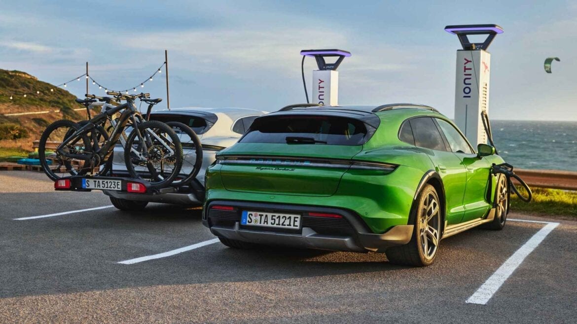 Porsche Taycan Cross Turismo 6