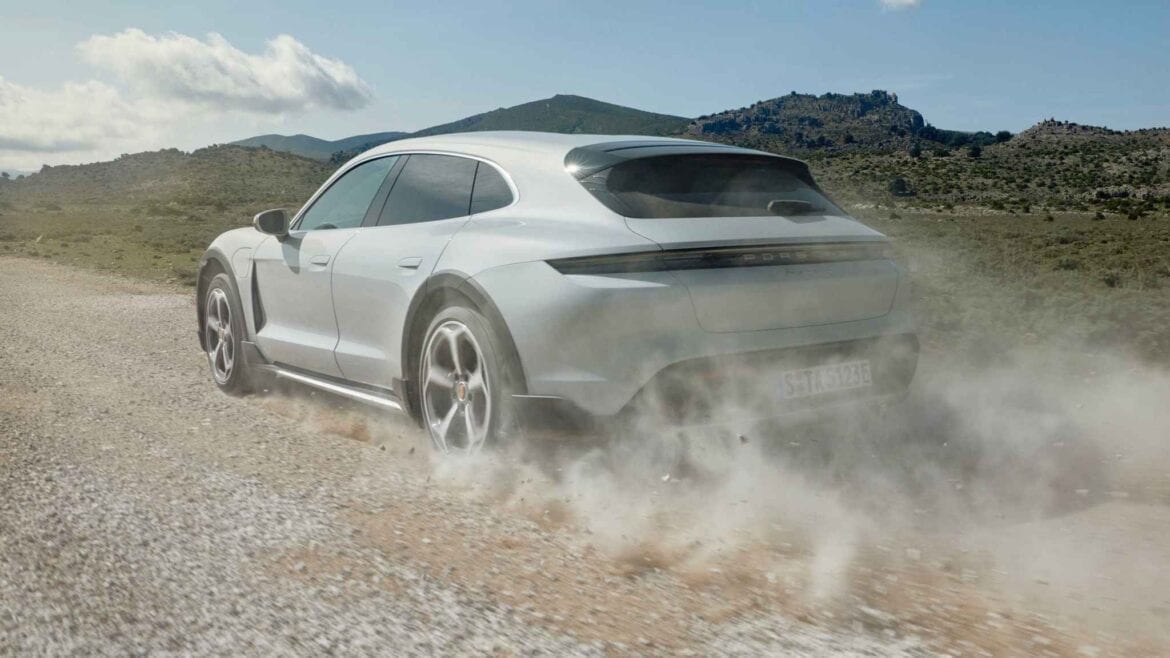 Porsche Taycan Cross Turismo 8