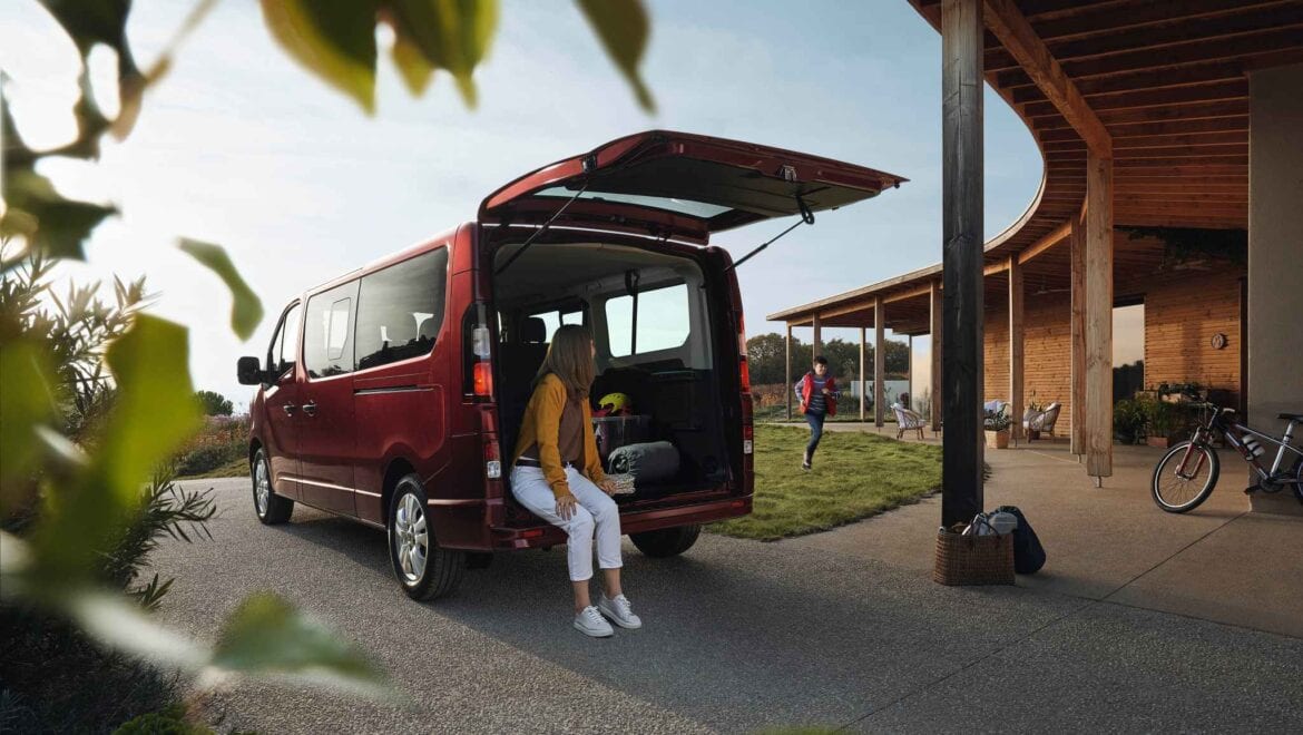 Renault Trafic shuttle 4
