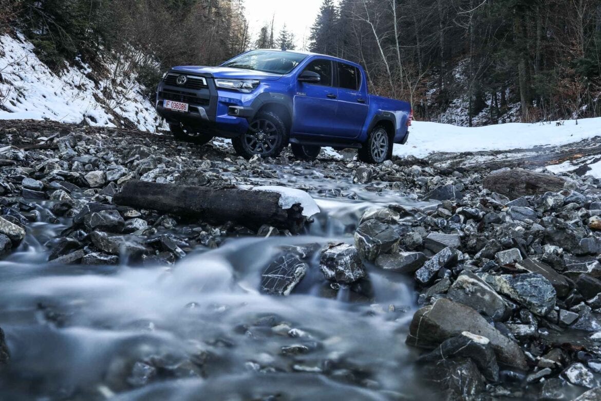 Test Toyota Hilux – main
